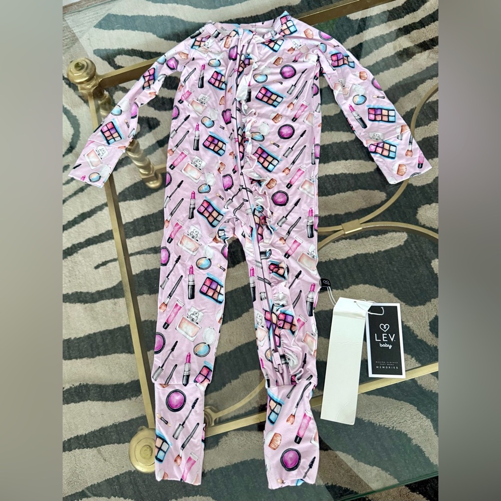 Lev Baby makeup ruffle Poppy convertible sleeper romper 6-12 month